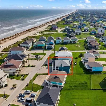 3Br - Amazing Game Room, Steps To Beach, Firepit
